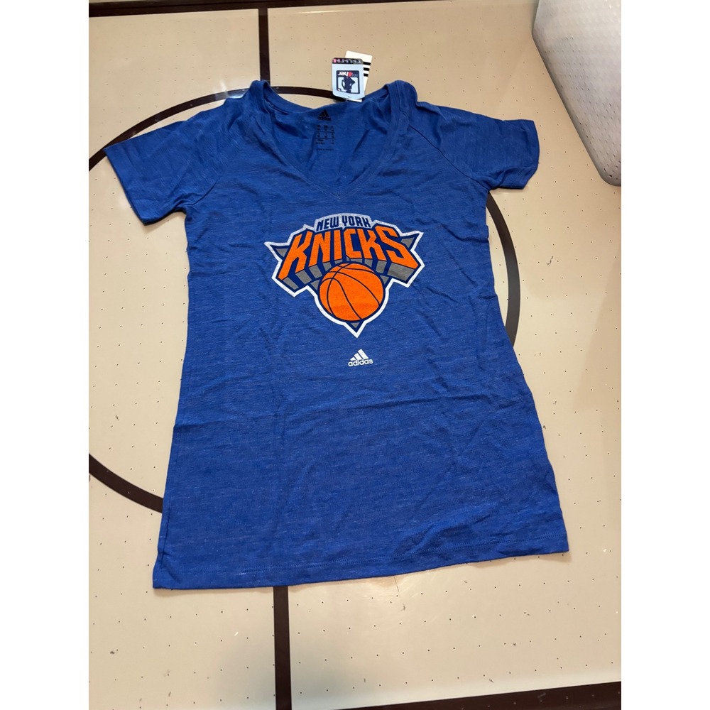 1241 Adidas New York Knicks NBA4Her V-Neck T-Shirt Blue Heather Medium NWT
